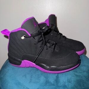 Girls Air Jordan 12 Retro GS "Hyper Violet" Size 13.5C Youth‎ Sneakers